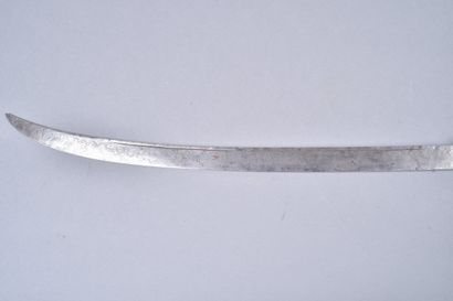 Asie du Sud Est.
Sabre courbe.
Fusée en bois...