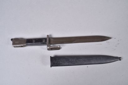 Belgique- Baïonnette FAL. Poignée à plaquettes...