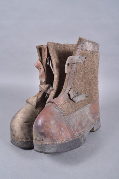 Paire de bottes grands froids en feutre et...