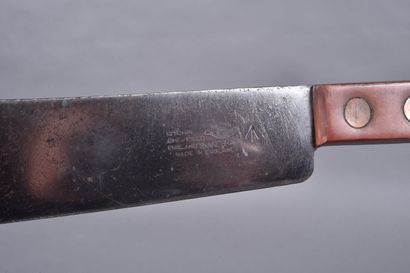 GB- Machette 227. Poignée en composition...