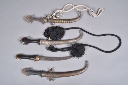 Lot de 4 Koumia marocaines dont trois avec...