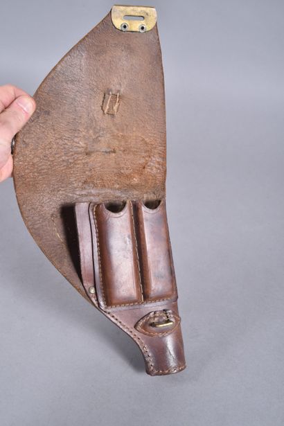 Fr- Etui pour pistolet modèle 1935 en cuir...
