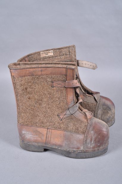 Paire de bottes grands froids en feutre et...