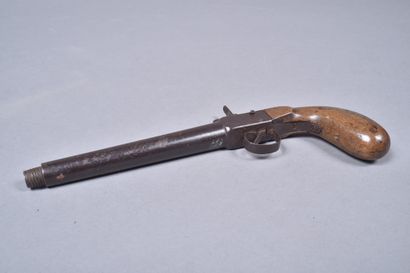 Long pistolet à coffre.
Système à percussion.
Long...