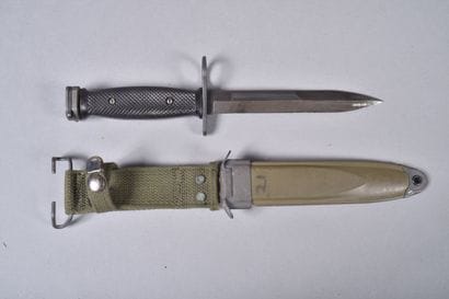 US- Baïonnette US M7, pour fusil M16. Poignée...