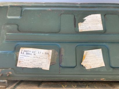 Grande caisse à munitions britannique datée...