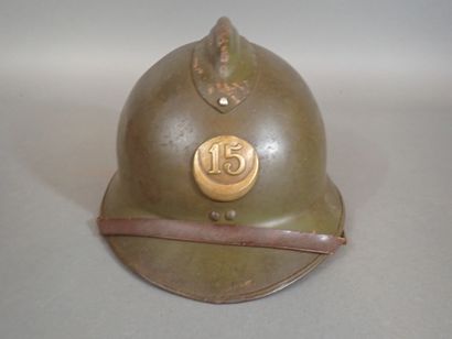 Casque Adrian mod 26, coque avec insigne...