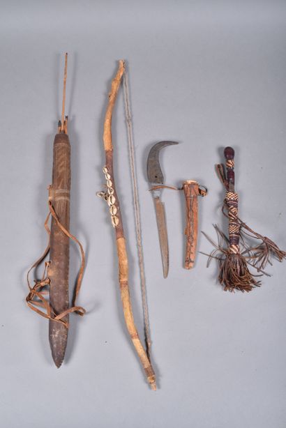 Lot armes africaines : arc, couteaux, carquois...