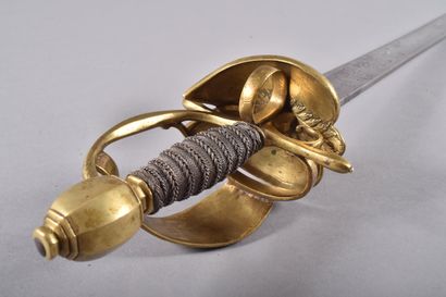 Fort sabre d’officier, XVIIe siècle. Monture...