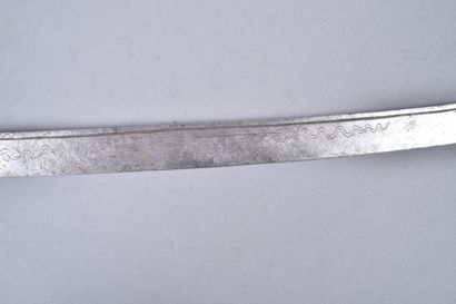 Asie du Sud Est.
Sabre courbe.
Fusée en bois...