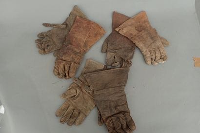 Trois paires de gants à crispin pour motard...