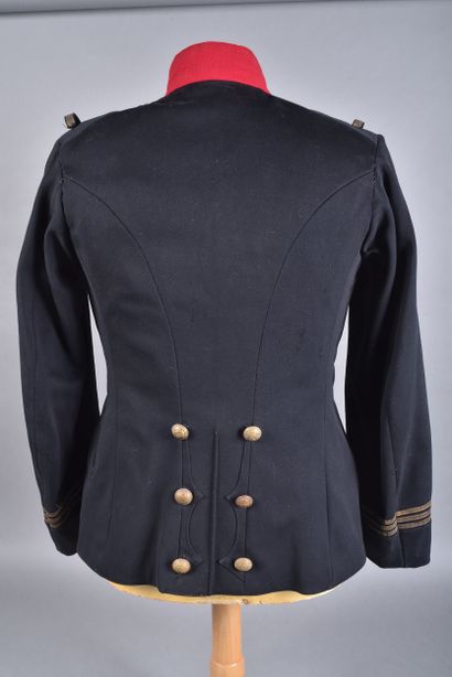 Vareuse modèle 1893 d’un capitaine d’infanterie...