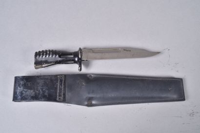 GB- Baïonnette L3A1. Poignée tubulaire en...