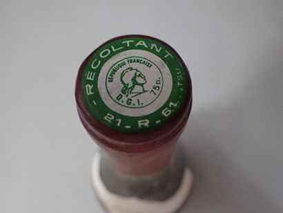6 bouteilles Volnay Santenots 1985 Pierre...