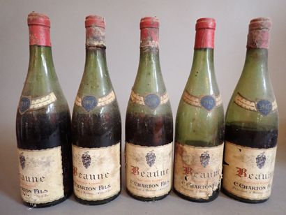 5 bouteilles Beaune Charton Fils 1947.
1...