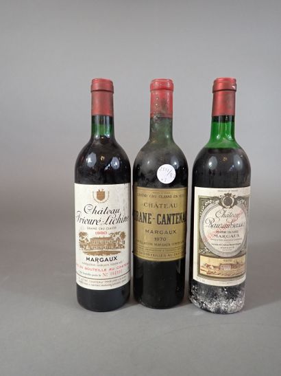 3 bouteilles comprenant 1 bouteille Château...