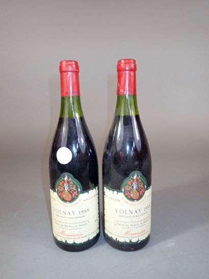 2 bouteilles Volnay 1988 Mommessin, étiquettes...
