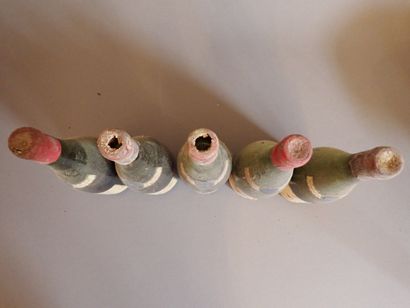 5 bouteilles Beaune Charton Fils 1947.
1...