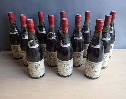 12 bouteilles Beaune Clos des Ursules 1er...