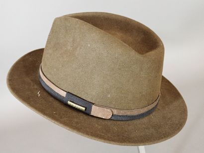 STETSON, Chapeau en feutre marron foncé....