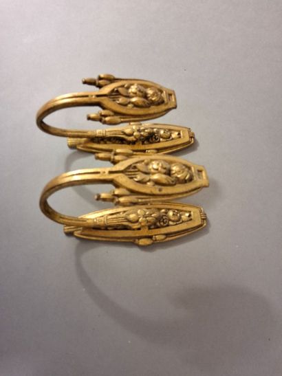 Paire d’embrasses pour rideaux en laiton...