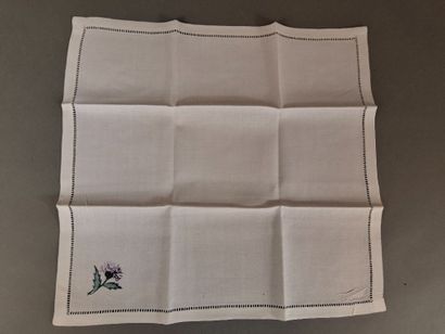 Nappe et 12 serviettes en coton blanc à décor...