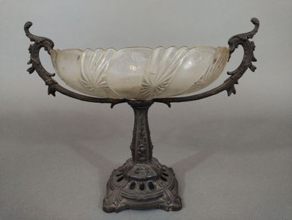 Coupe en verre et régule de style néoclassique...