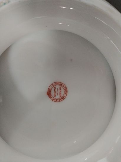 ***Service de table en porcelaine à contour...