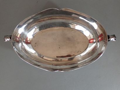 Coupe oblongue en métal argenté à d