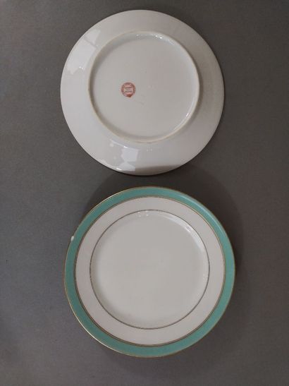 ***Service de table en porcelaine à contour...