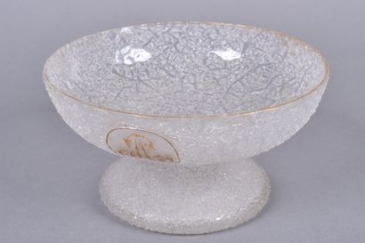BACCARAT, dans le goût de. Coupe sur piédouche...