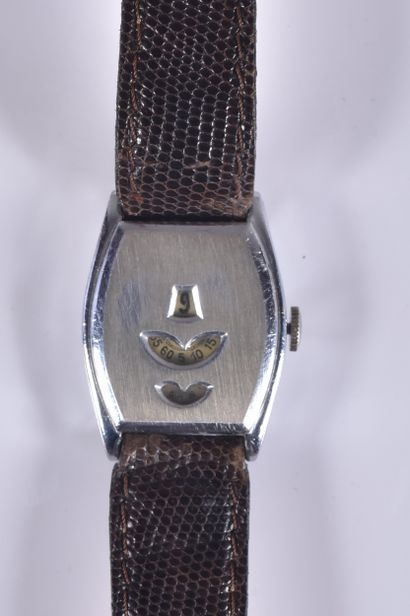 ANONYME
Montre bracelet à heures sautantes...