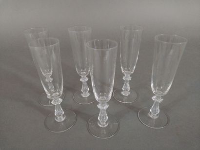 ***Six flûtes à champagne en cristal, pied...