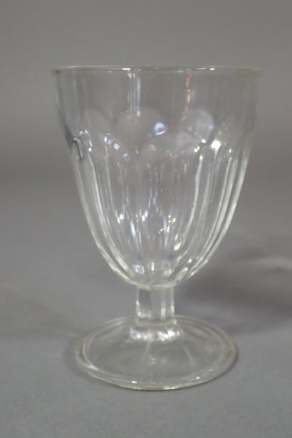 Lot de verres comprenant : 9 verres boules...