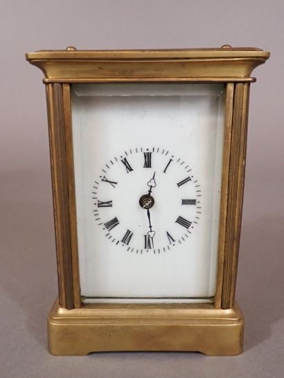 Pendule d'officier en laiton et verres biseautés,...