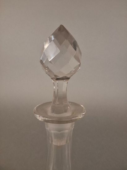 Lot de verrerie comprenant un vase dans le...
