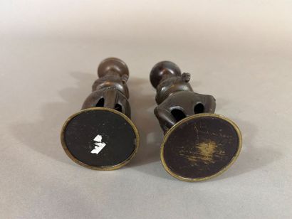 CHINE XXe, paire de bougeoirs en bronze,...