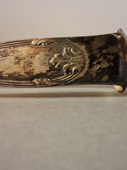 Pince à sucre en argent, modèle joncs enrubanés....