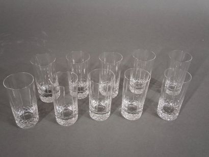VERRERIE CHAUMETTE, Lot de 10 verres à liqueur...