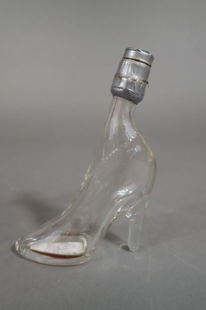 Lot de 5 verreries comprenant : carafon et...