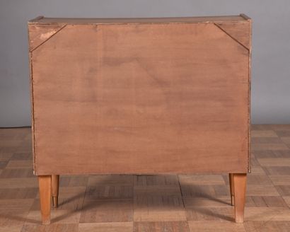 Commode en chêne et pin, ouvrant en façade...