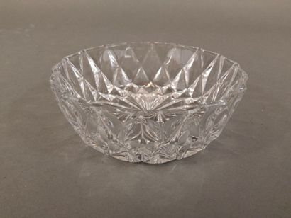 Lot de verrerie comprenant un vase dans le...
