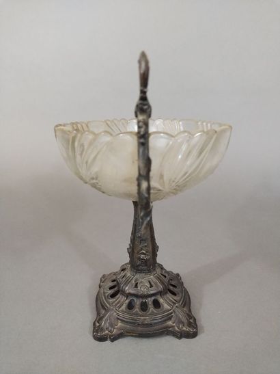 Coupe en verre et régule de style néoclassique...