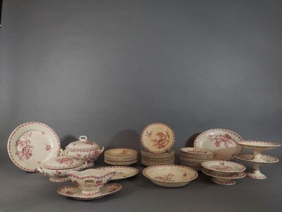 GIEN - Partie d'un service de table en porcelaine...