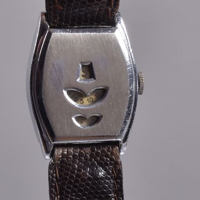 ANONYME
Montre bracelet à heures sautantes...