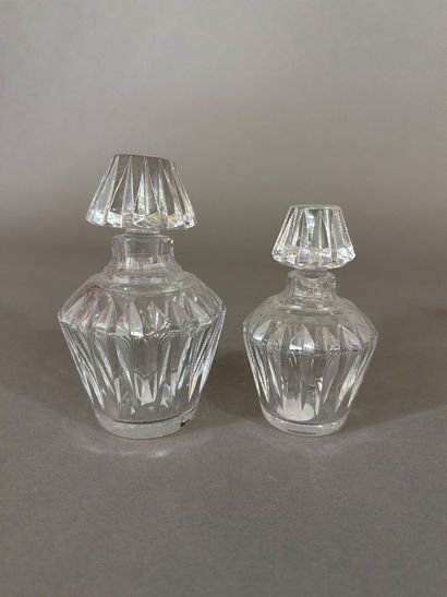 BACCARAT (dans le goût de). Deux flacons...
