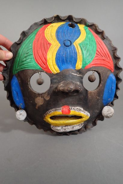 Lot de 2 masques en terre cuite comprenant...