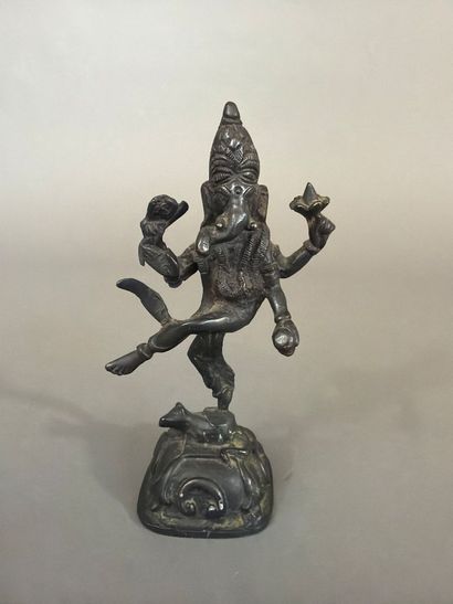 Dieu Hindou Ganesha dansant, petit sujet...
