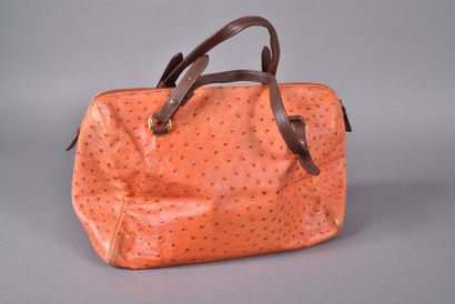 FURLA. Sac à main en cuir orange façon autruche...
