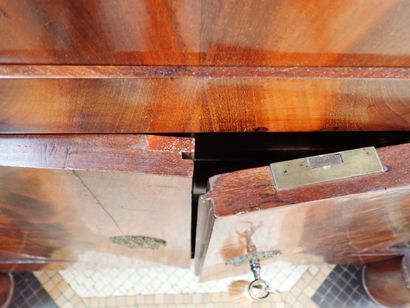 Secrétaire en acajou et placage d'acajou,...